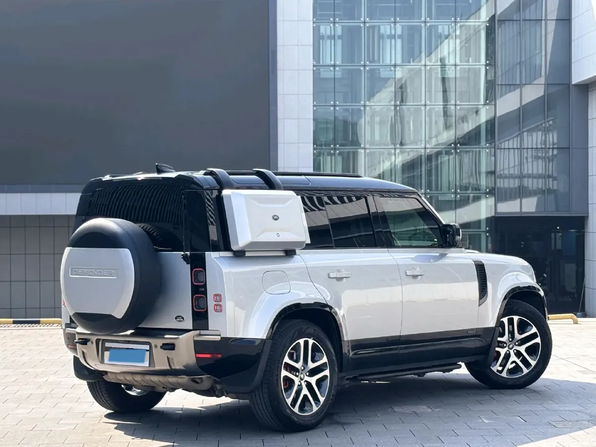 2022 Land Rover Defender 3.0T 400HP L6 8AT,autocango,china used car exporter,china ev exporter,chinese used car exporter,chinese used ev exporter