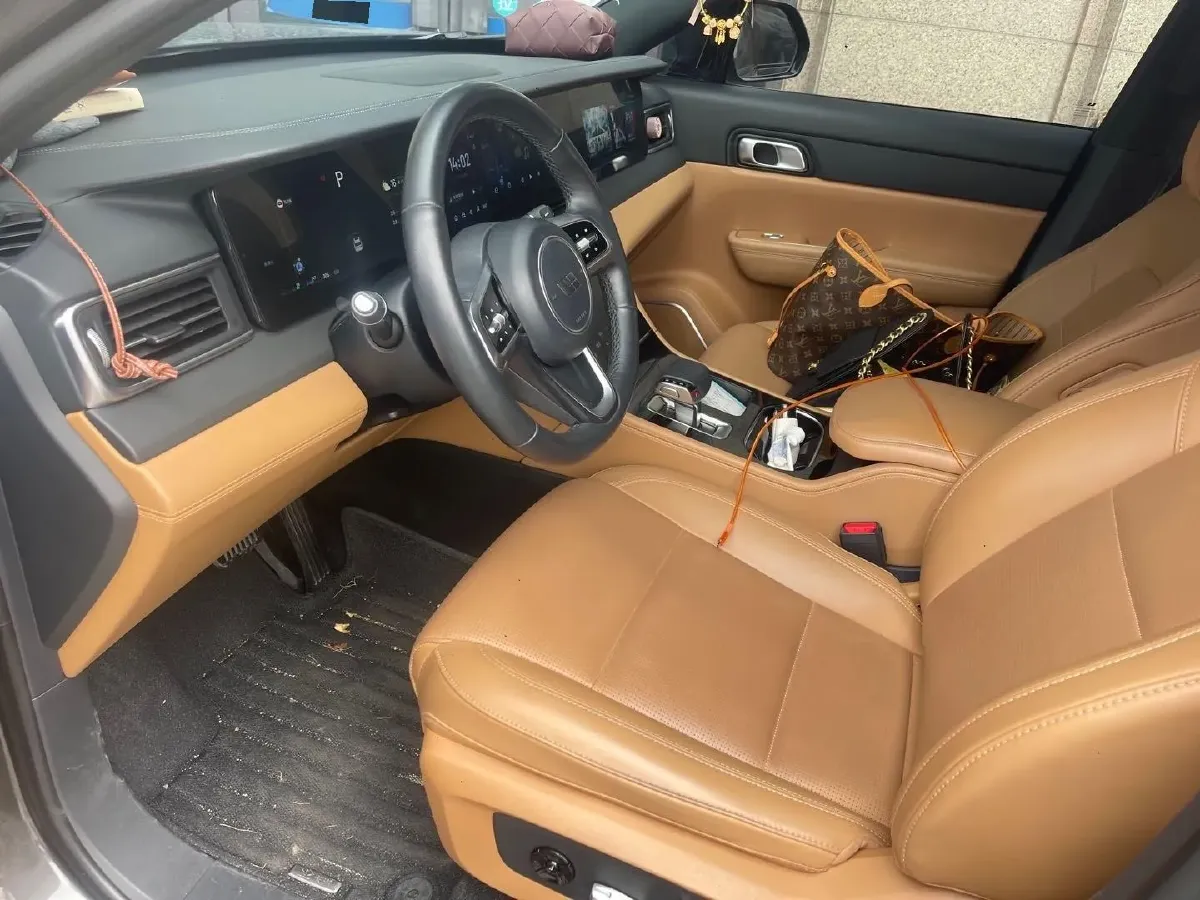 2021 Li ONE Range Extended 131HP REEV 40.5KWH,autocango,china used car exporter,china ev exporter,chinese used car exporter,chinese used ev exporter