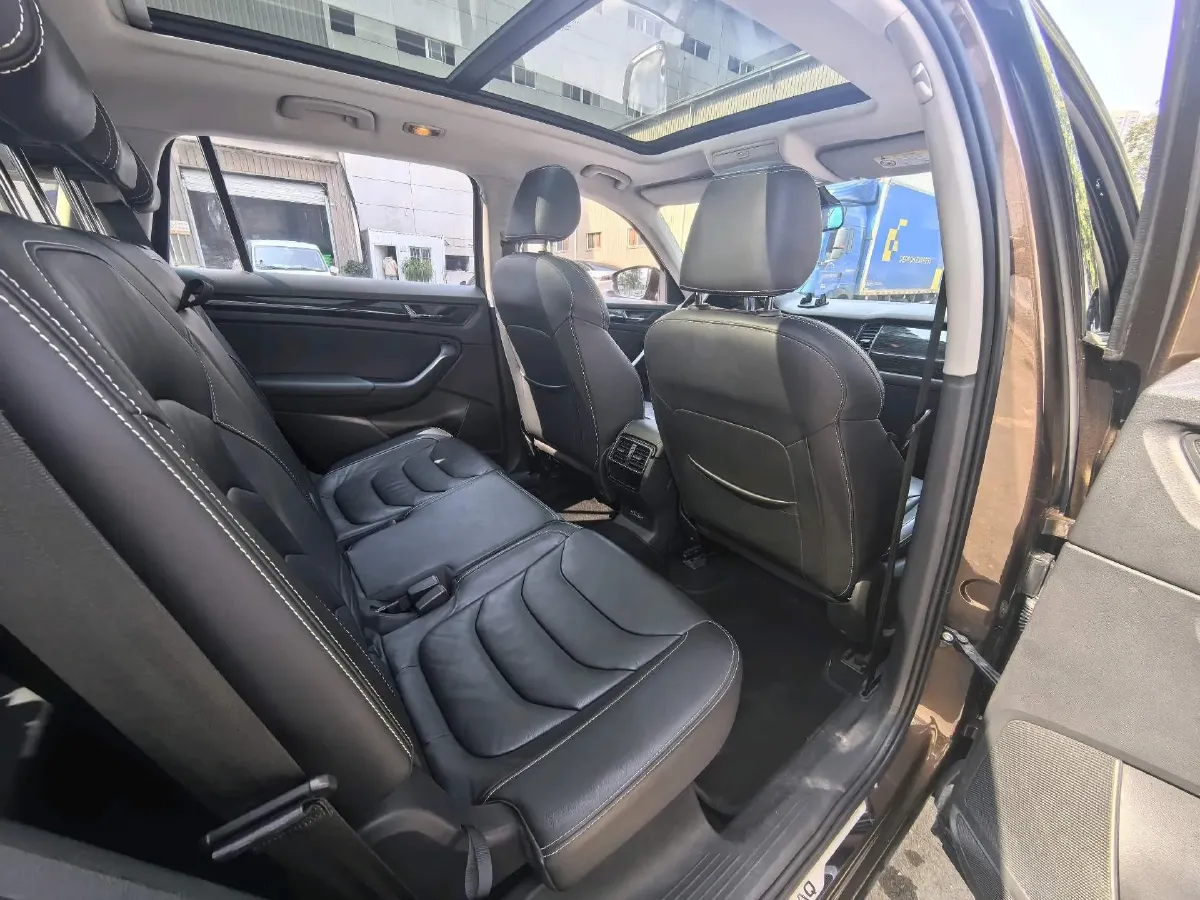 2017 Skoda Kodiak 1.8T 180HP L4 7DCT,autocango,china used car exporter,china ev exporter,chinese used car exporter,chinese used ev exporter