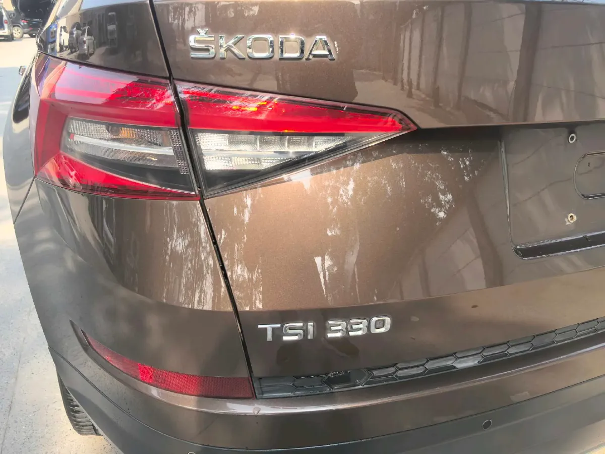 2017 Skoda Kodiak 1.8T 180HP L4 7DCT,autocango,china used car exporter,china ev exporter,chinese used car exporter,chinese used ev exporter