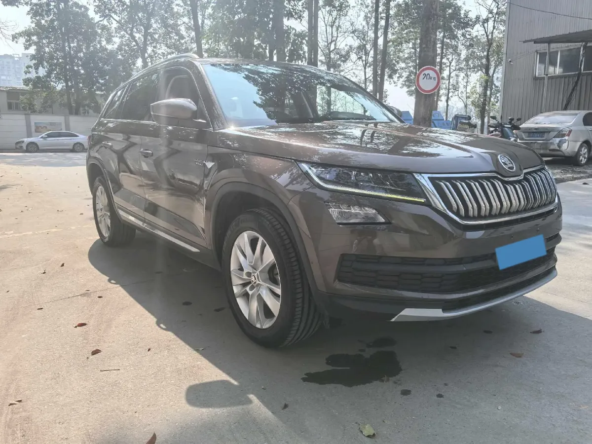 2017 Skoda Kodiak 1.8T 180HP L4 7DCT,autocango,china used car exporter,china ev exporter,chinese used car exporter,chinese used ev exporter