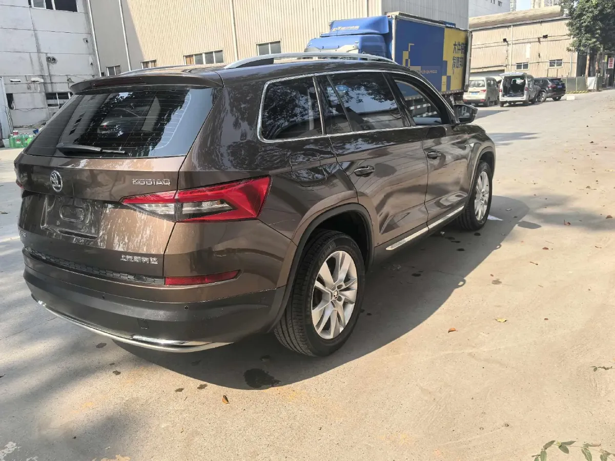 2017 Skoda Kodiak 1.8T 180HP L4 7DCT,autocango,china used car exporter,china ev exporter,chinese used car exporter,chinese used ev exporter