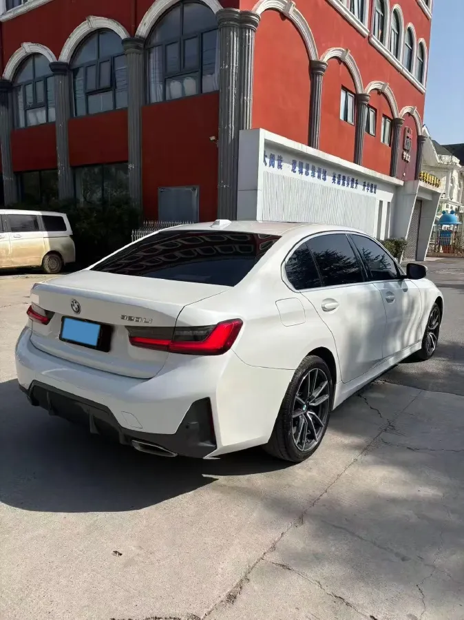 2024 BMW 3 Series 2.0T 156HP L4 8AT,autocango,china used car exporter,china ev exporter,chinese used car exporter,chinese used ev exporter