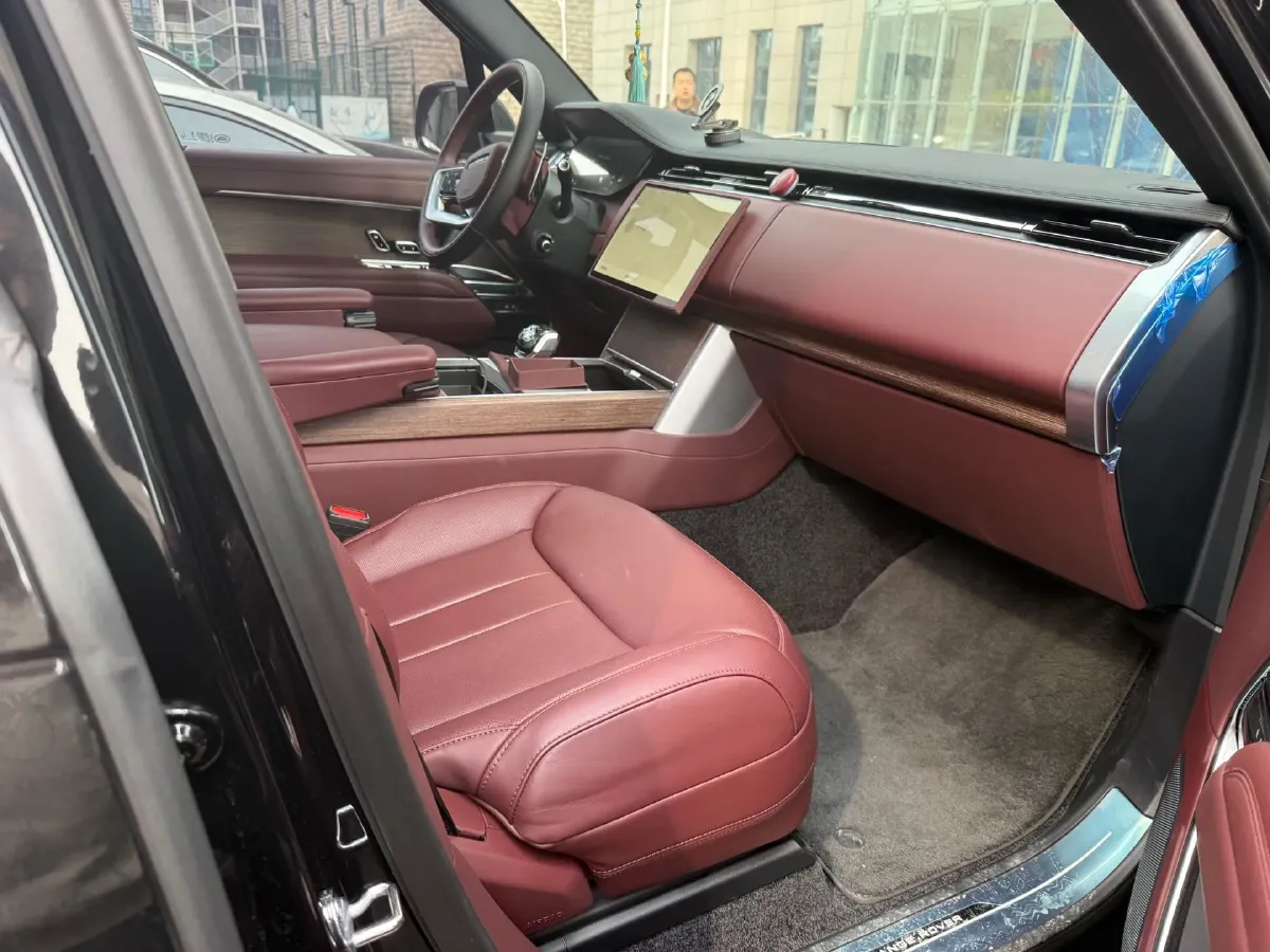 2025 Land Rover Range Rover 3.0T 400HP L6 8AT,autocango,china used car exporter,china ev exporter,chinese used car exporter,chinese used ev exporter