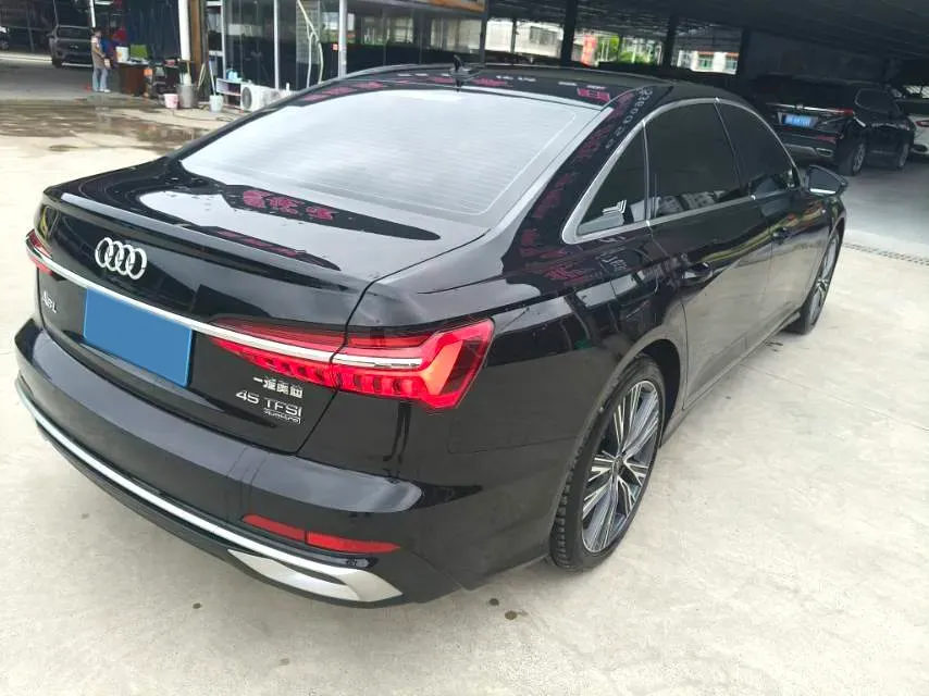2024 Audi A6L 2.0T 245HP L4 7DCT,autocango,china used car exporter,china ev exporter,chinese used car exporter,chinese used ev exporter