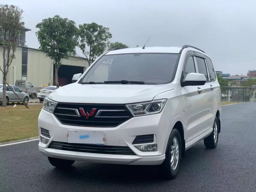 2021 WuLing RongGuang New Truck 1.5L 99HP L4 5MT,autocango,china used car exporter,china ev exporter,chinese used car exporter,chinese used ev exporter