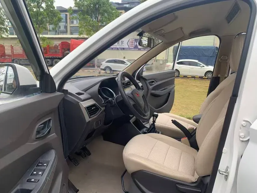 2021 WuLing RongGuang New Truck 1.5L 99HP L4 5MT,autocango,china used car exporter,china ev exporter,chinese used car exporter,chinese used ev exporter
