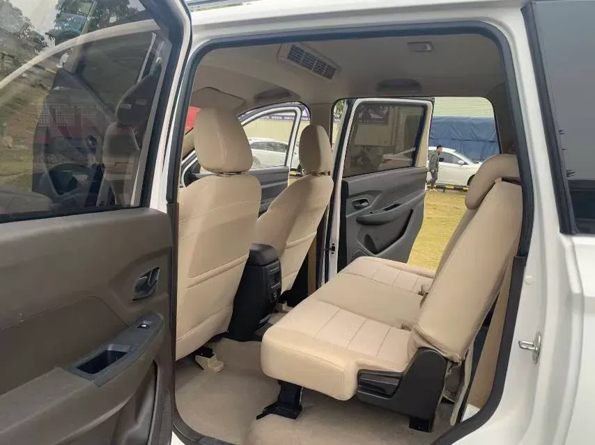 2021 WuLing RongGuang New Truck 1.5L 99HP L4 5MT,autocango,china used car exporter,china ev exporter,chinese used car exporter,chinese used ev exporter