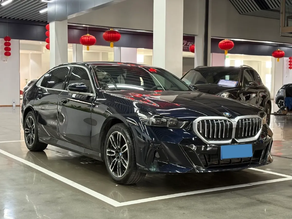 2025 BMW 5 Series 2.0T 190HP L4 8AT,autocango,china used car exporter,china ev exporter,chinese used car exporter,chinese used ev exporter