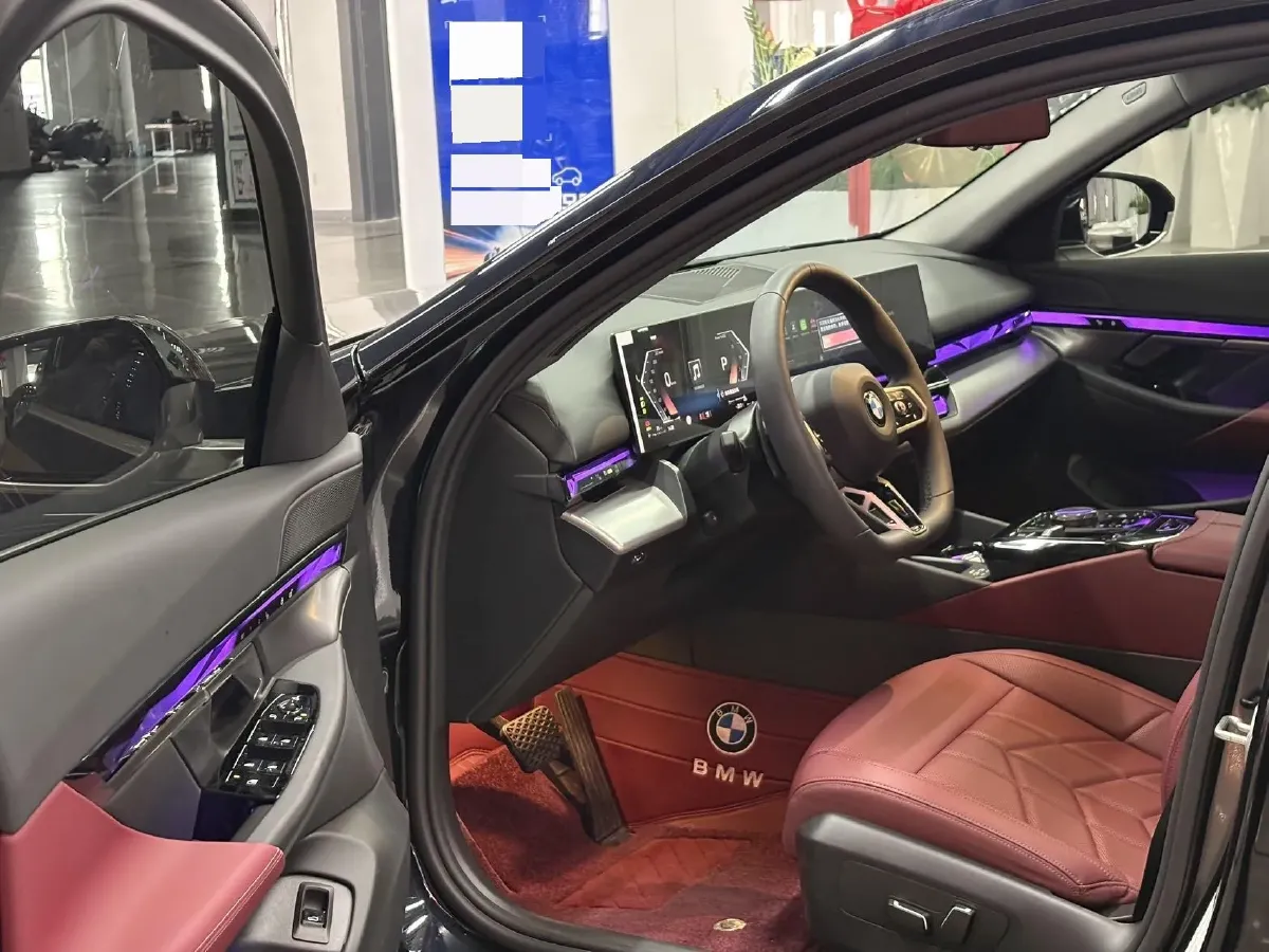 2025 BMW 5 Series 2.0T 190HP L4 8AT,autocango,china used car exporter,china ev exporter,chinese used car exporter,chinese used ev exporter