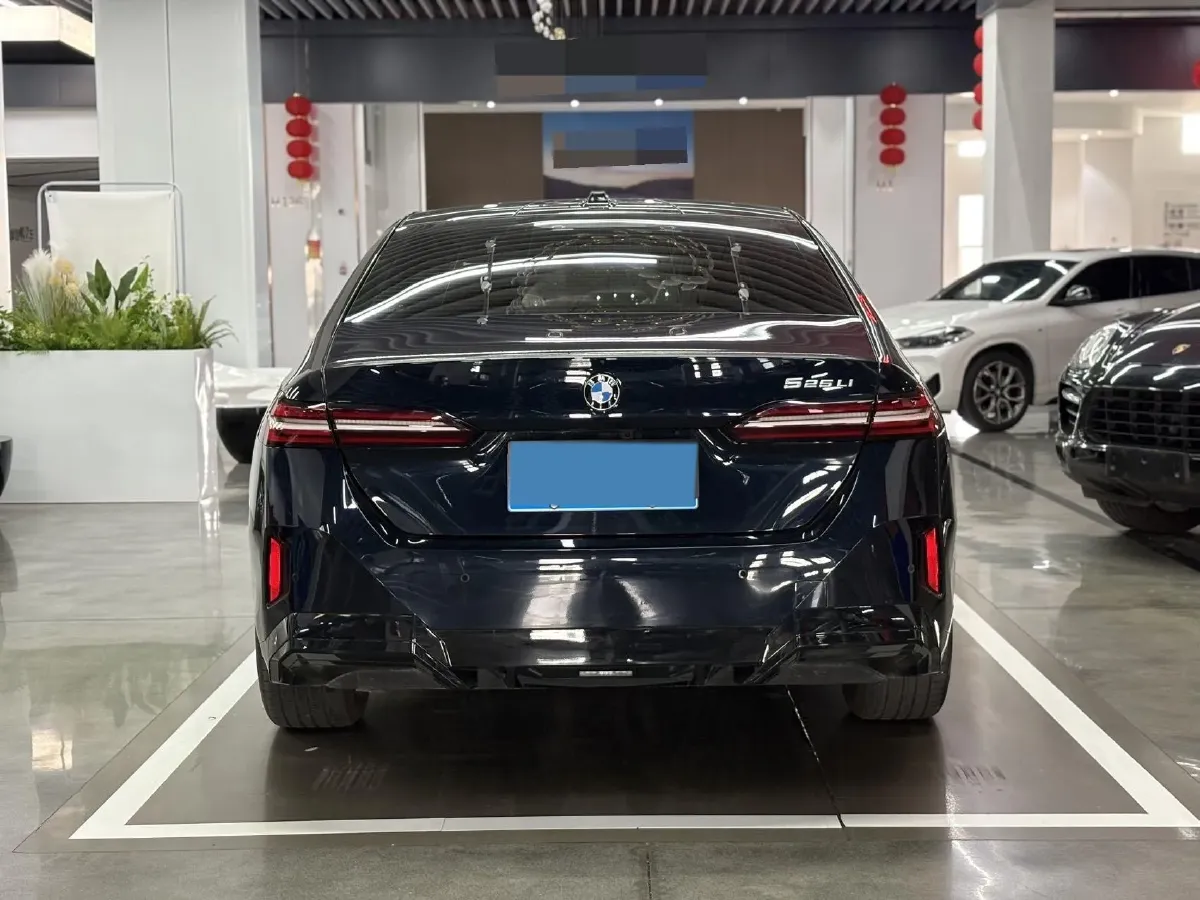 2025 BMW 5 Series 2.0T 190HP L4 8AT,autocango,china used car exporter,china ev exporter,chinese used car exporter,chinese used ev exporter