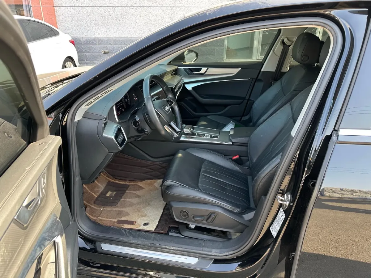 2022 Audi A6L 2.0T 224HP L4 7DCT,autocango,china used car exporter,china ev exporter,chinese used car exporter,chinese used ev exporter