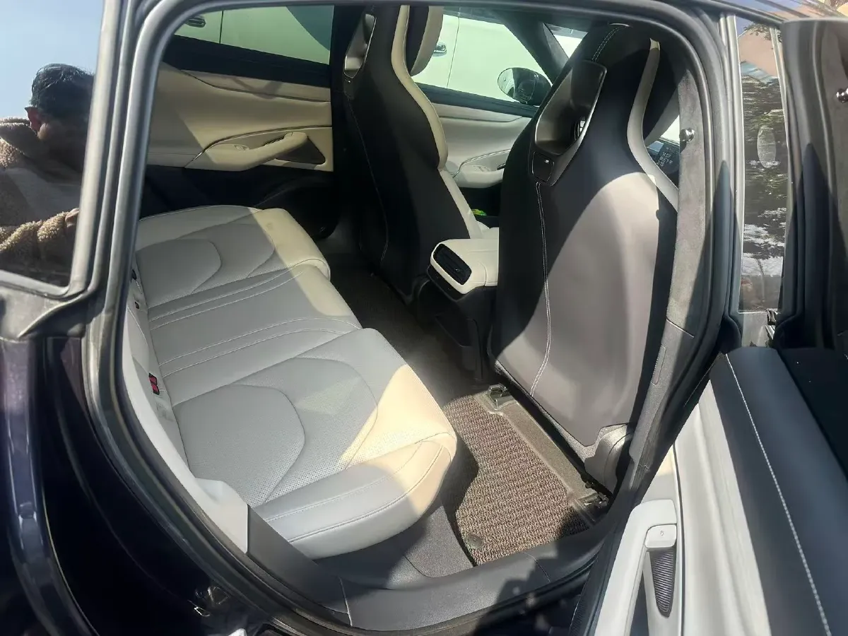 2024 MI SU7 BEV 101KWH,autocango,china used car exporter,china ev exporter,chinese used car exporter,chinese used ev exporter