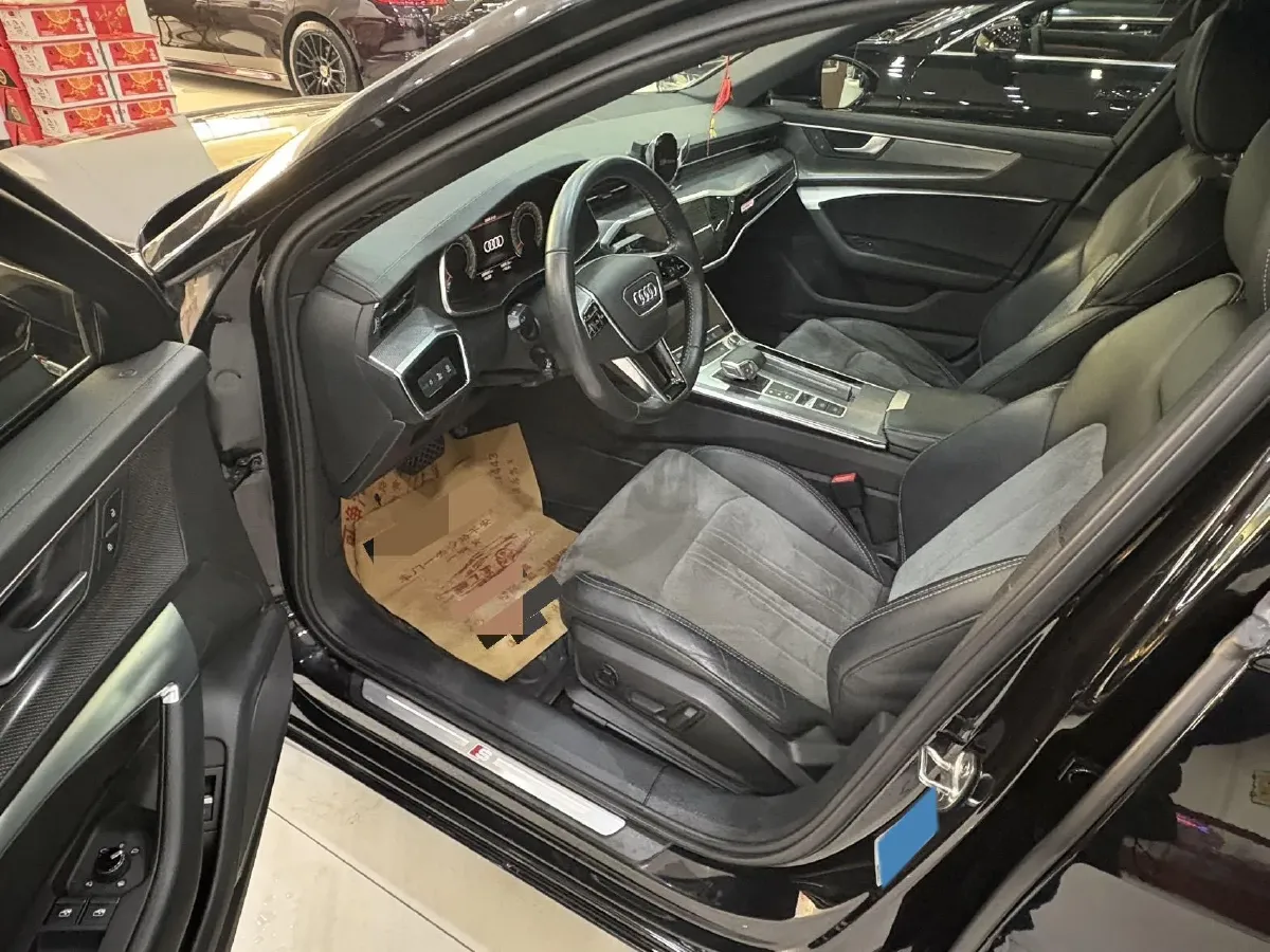 2020 Audi A6L 2.0T 224HP L4 7DCT,autocango,china used car exporter,china ev exporter,chinese used car exporter,chinese used ev exporter