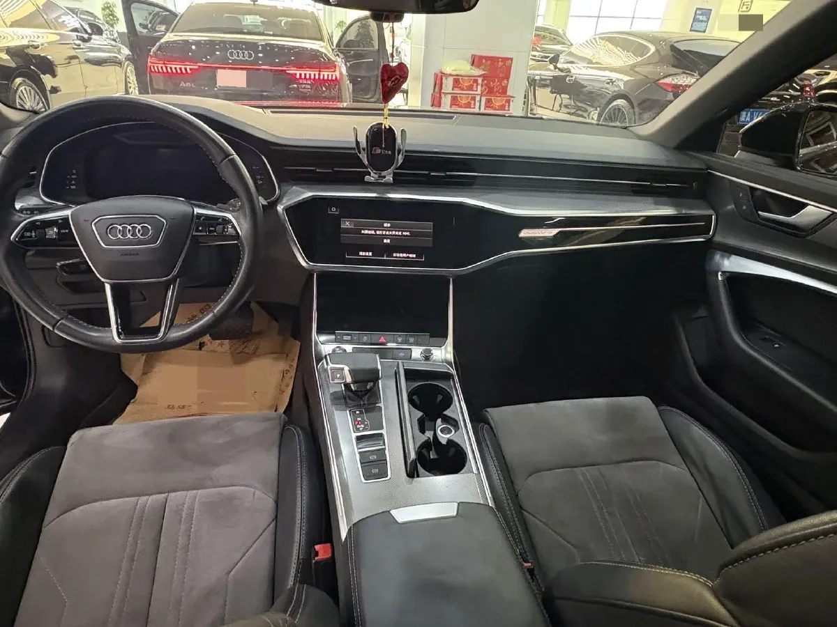 2020 Audi A6L 2.0T 224HP L4 7DCT,autocango,china used car exporter,china ev exporter,chinese used car exporter,chinese used ev exporter