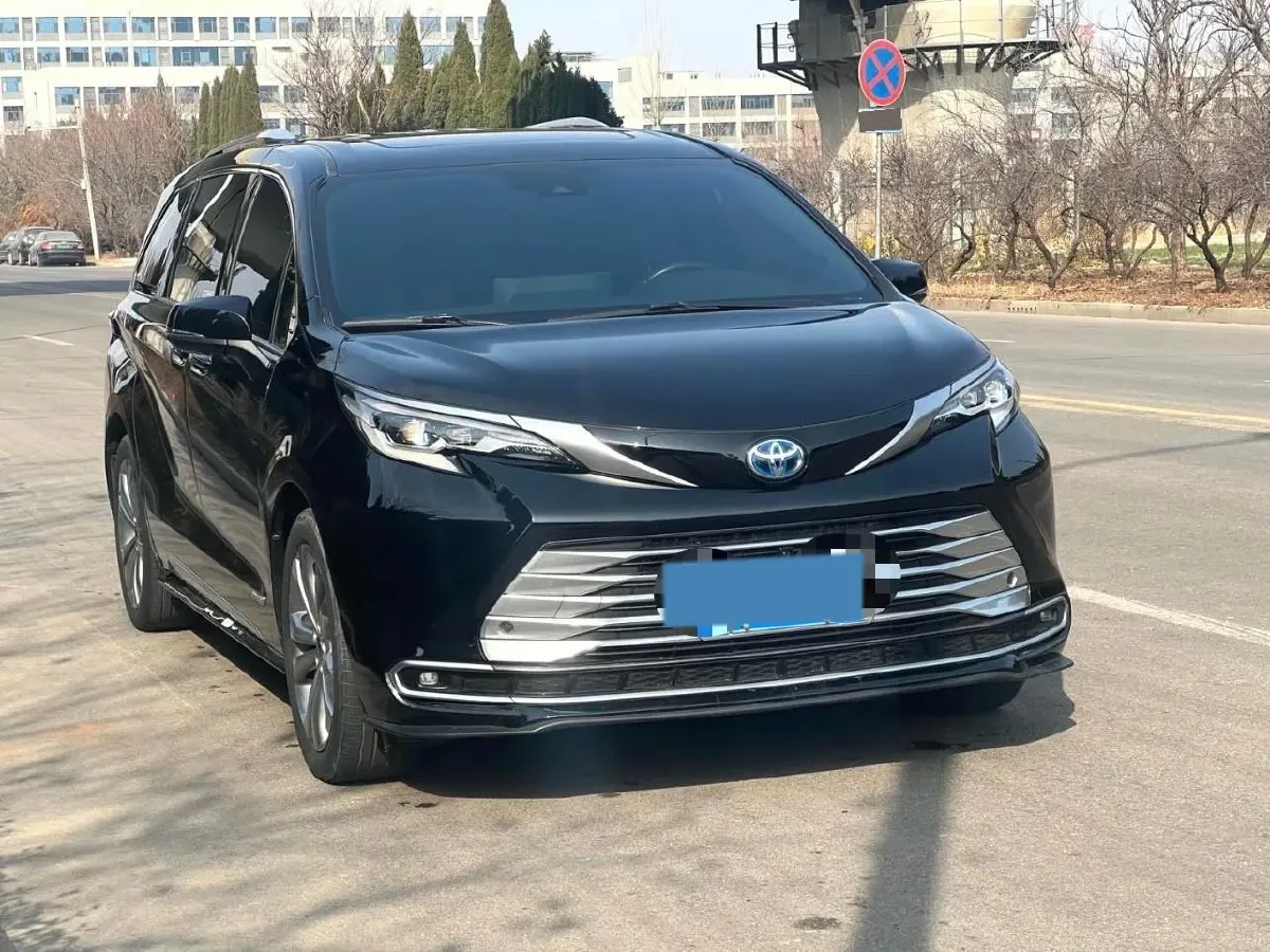 2023 Toyota Sienna 2.5L 189HP L4 E-CVT Hybrid,autocango,china used car exporter,china ev exporter,chinese used car exporter,chinese used ev exporter
