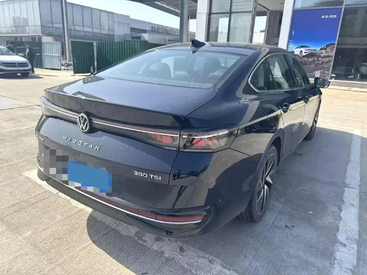 2024 Volkswagen Magotan 2.0T 220HP L4 7DCT,autocango,china used car exporter,china ev exporter,chinese used car exporter,chinese used ev exporter