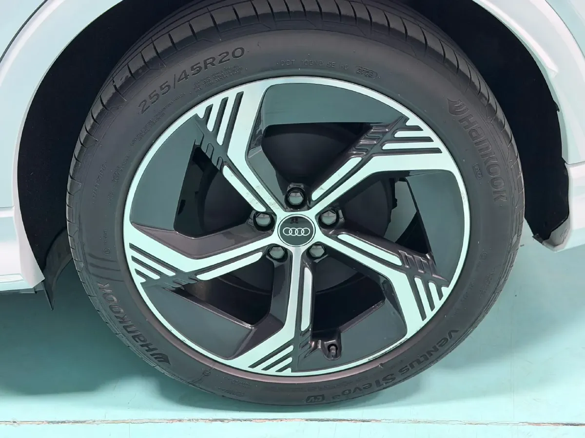 2023 Audi Q4 e-tron BEV 84.8KWH,autocango,china used car exporter,china ev exporter,chinese used car exporter,chinese used ev exporter