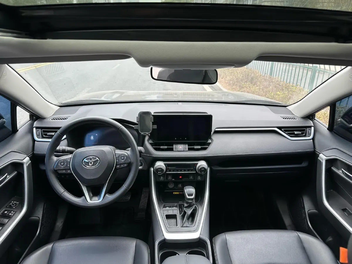 2023 Toyota RAV4 2.0L 171HP L4 CVT,autocango,china used car exporter,china ev exporter,chinese used car exporter,chinese used ev exporter