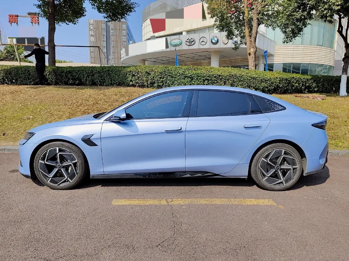 2022 AITO AITO M5 Range Extended 125HP REEV 40KWH,autocango,china used car exporter,china ev exporter,chinese used car exporter,chinese used ev exporter