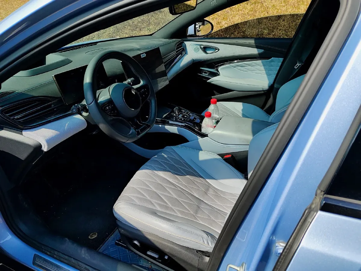 2022 AITO AITO M5 Range Extended 125HP REEV 40KWH,autocango,china used car exporter,china ev exporter,chinese used car exporter,chinese used ev exporter