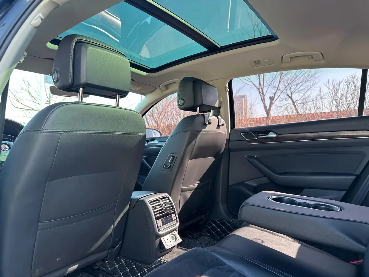 2018 Volkswagen Magotan 1.8T 180HP L4 7DCT,autocango,china used car exporter,china ev exporter,chinese used car exporter,chinese used ev exporter