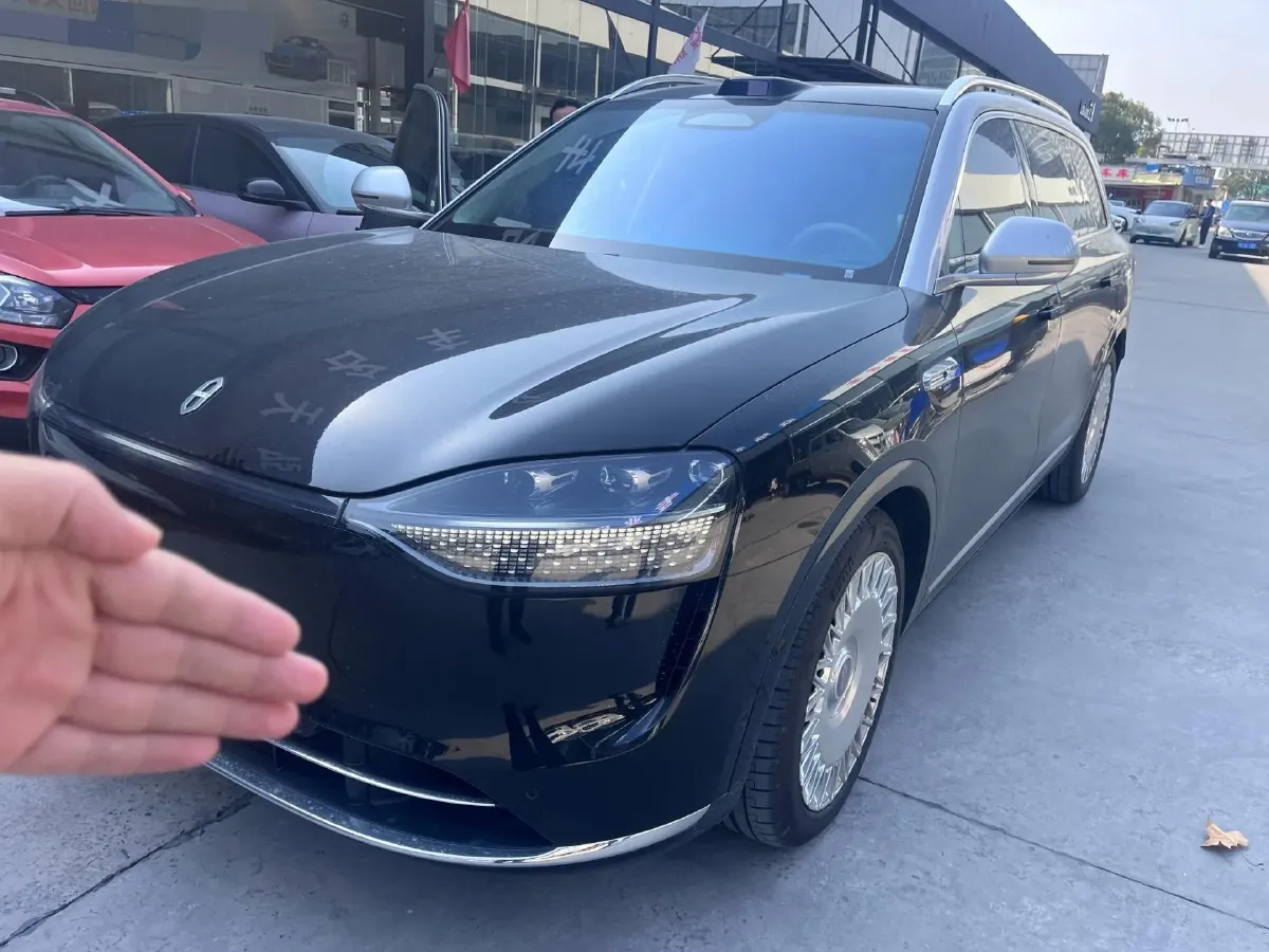 2025 AITO AITO M9 REEV 160HP REEV 52KWH,autocango,china used car exporter,china ev exporter,chinese used car exporter,chinese used ev exporter