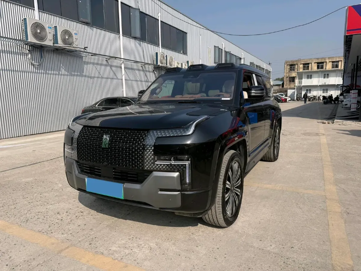 2023 YangWang U8 2.0T 272HP L4 REEV 49.05KWH,autocango,china used car exporter,china ev exporter,chinese used car exporter,chinese used ev exporter
