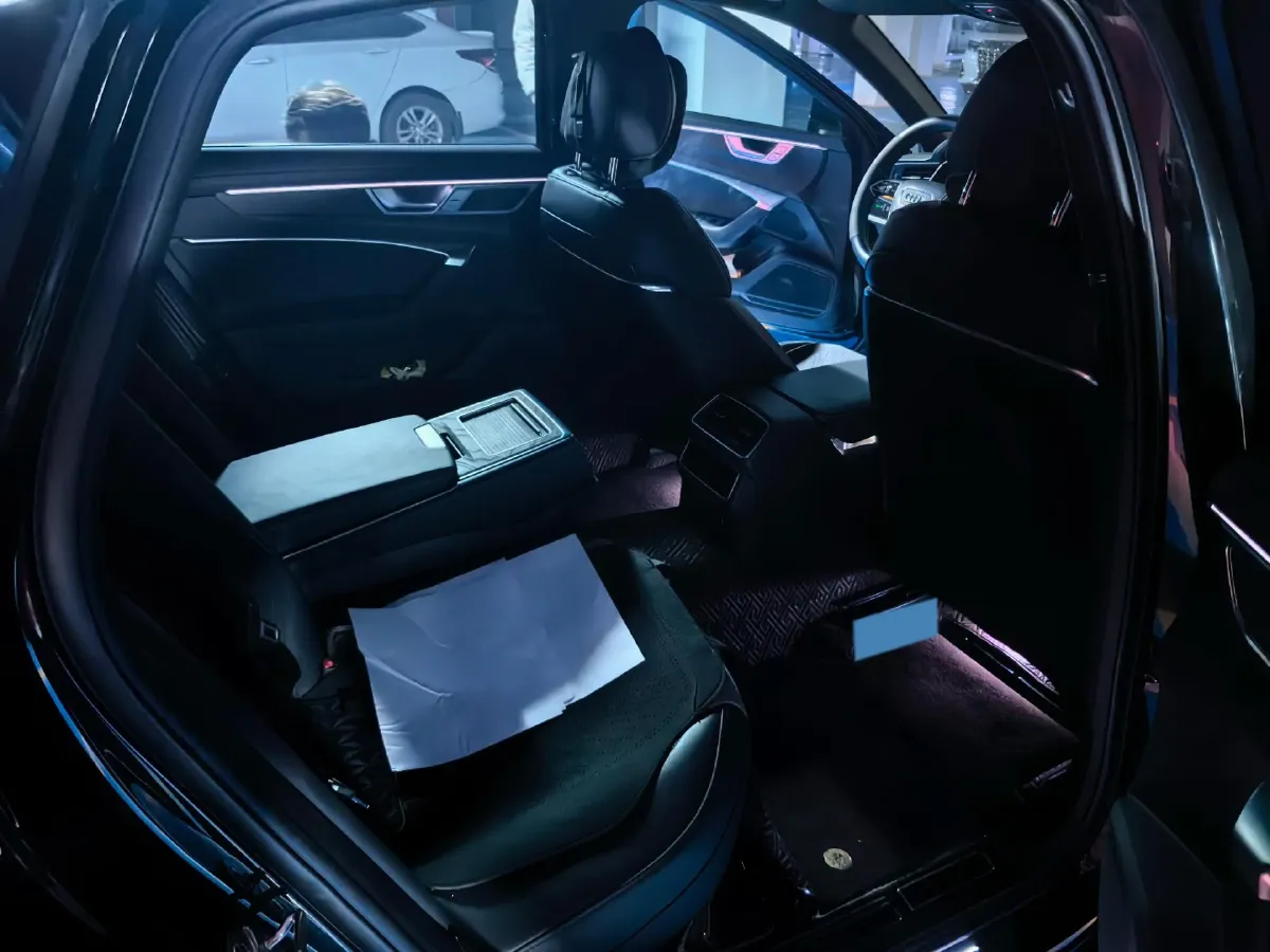 2024 Audi A6L 2.0T 245HP L4 7DCT,autocango,china used car exporter,china ev exporter,chinese used car exporter,chinese used ev exporter