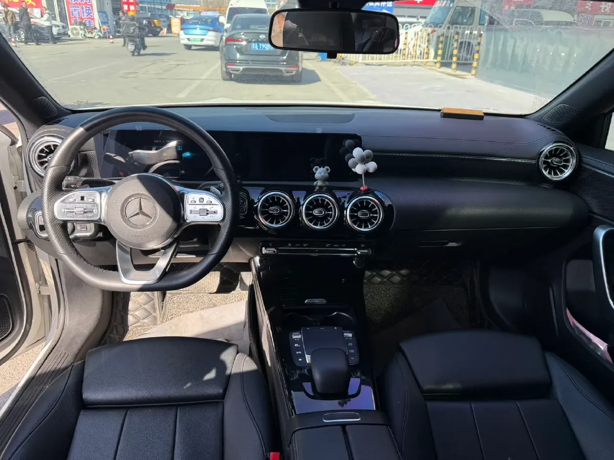 2022 Mercedes-Benz A Class 1.3T 163HP L4 7DCT,autocango,china used car exporter,china ev exporter,chinese used car exporter,chinese used ev exporter