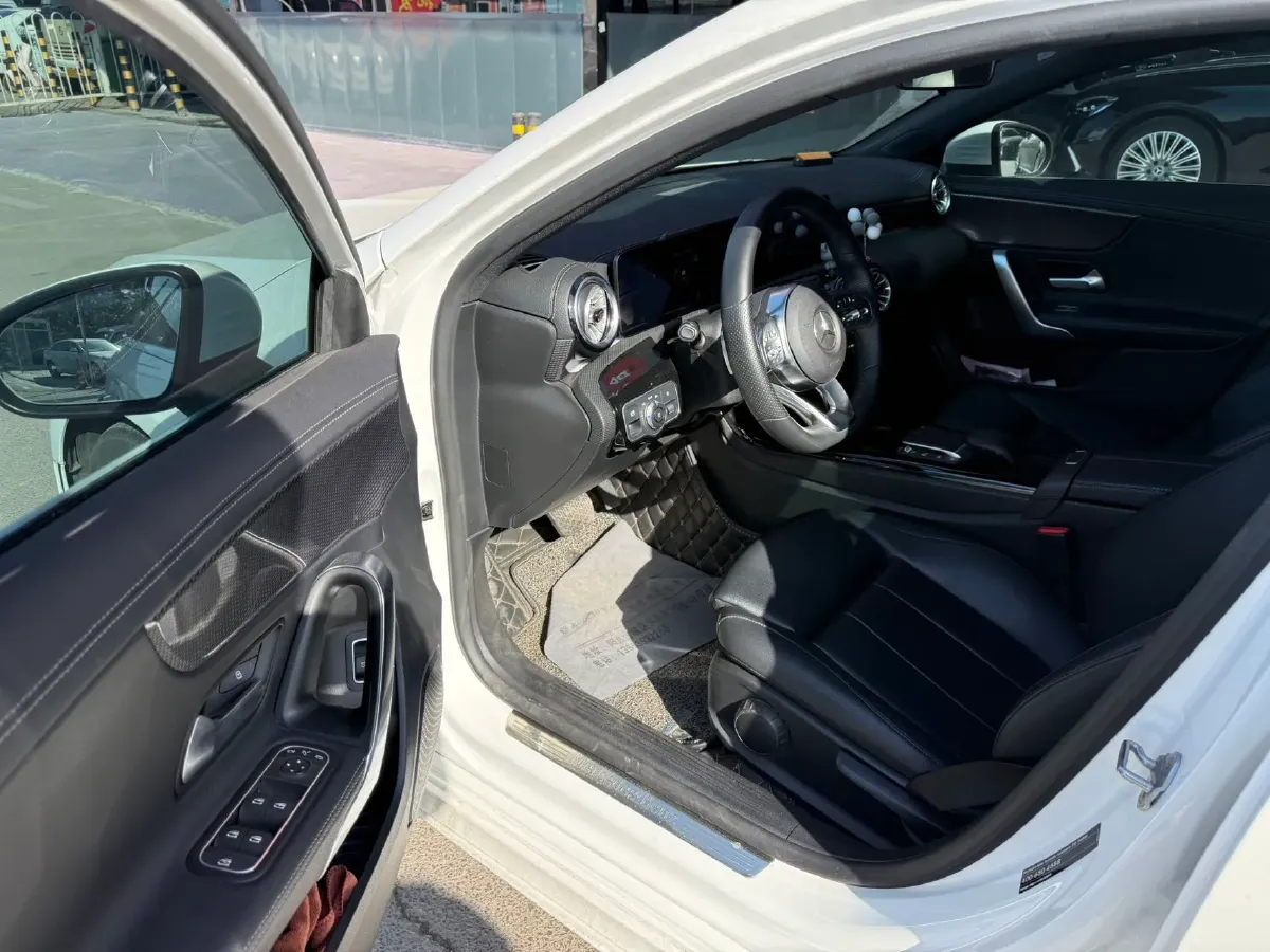 2022 Mercedes-Benz A Class 1.3T 163HP L4 7DCT,autocango,china used car exporter,china ev exporter,chinese used car exporter,chinese used ev exporter