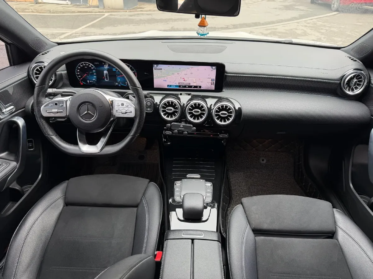 2021 Mercedes-Benz A Class 1.3T 163HP L4 7DCT,autocango,china used car exporter,china ev exporter,chinese used car exporter,chinese used ev exporter