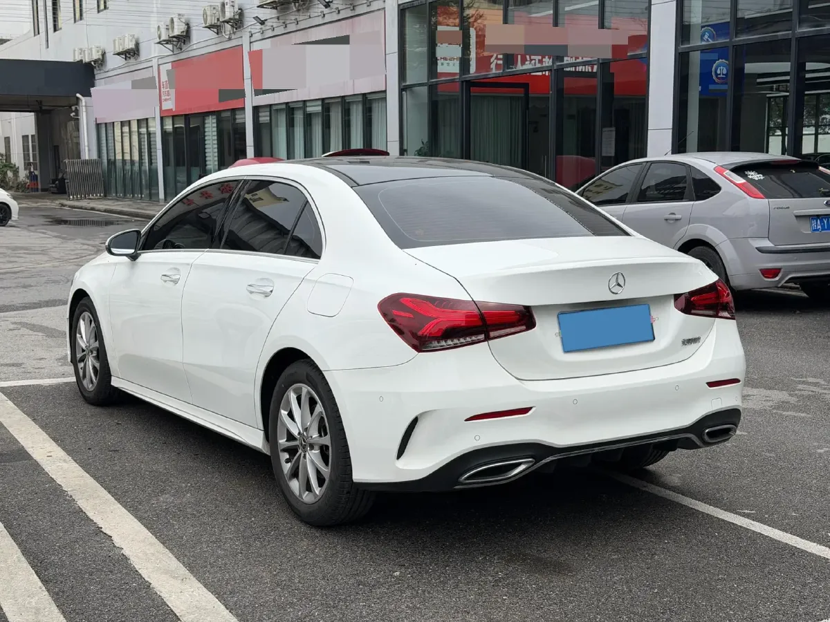 2021 Mercedes-Benz A Class 1.3T 163HP L4 7DCT,autocango,china used car exporter,china ev exporter,chinese used car exporter,chinese used ev exporter