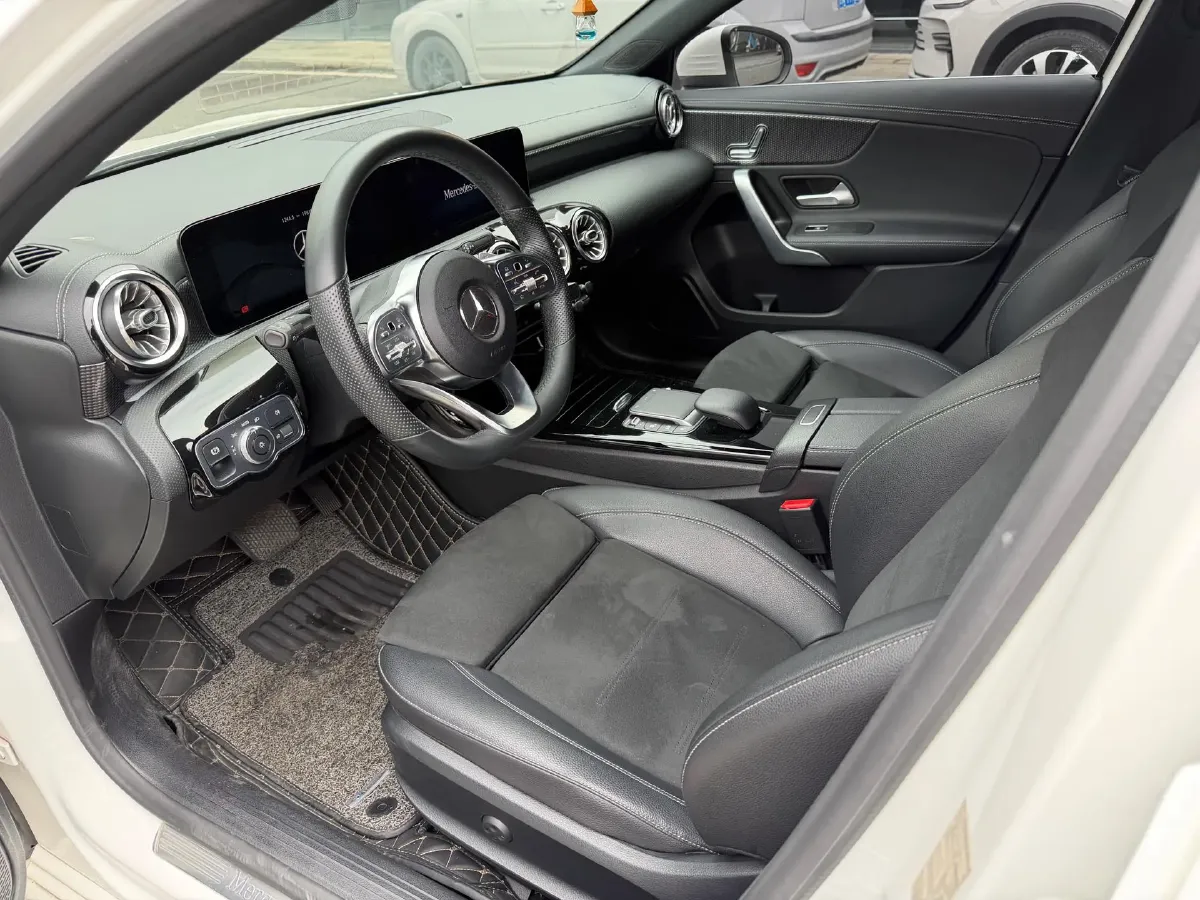 2021 Mercedes-Benz A Class 1.3T 163HP L4 7DCT,autocango,china used car exporter,china ev exporter,chinese used car exporter,chinese used ev exporter