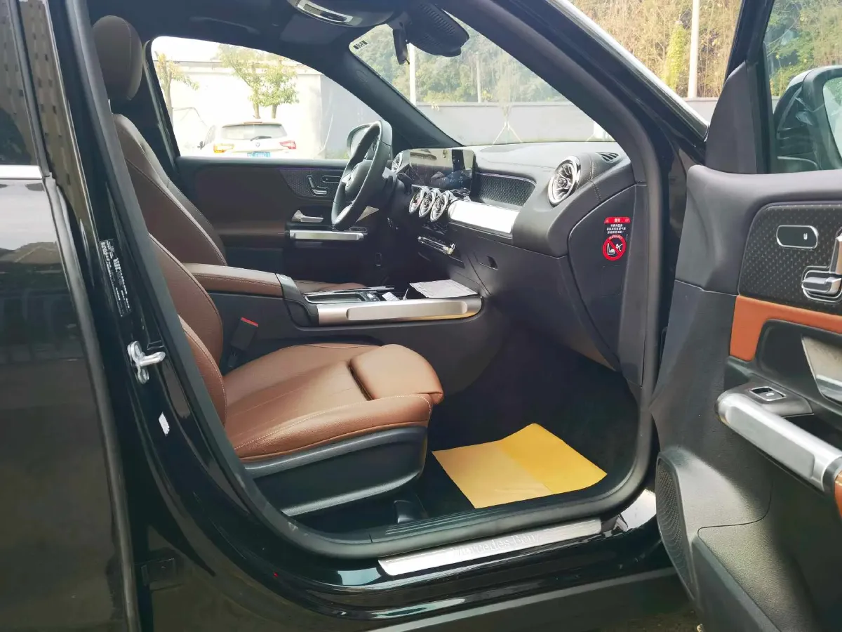 2025 Mercedes-Benz GLB Class 2.0T 190HP L4 8DCT,autocango,china used car exporter,china ev exporter,chinese used car exporter,chinese used ev exporter