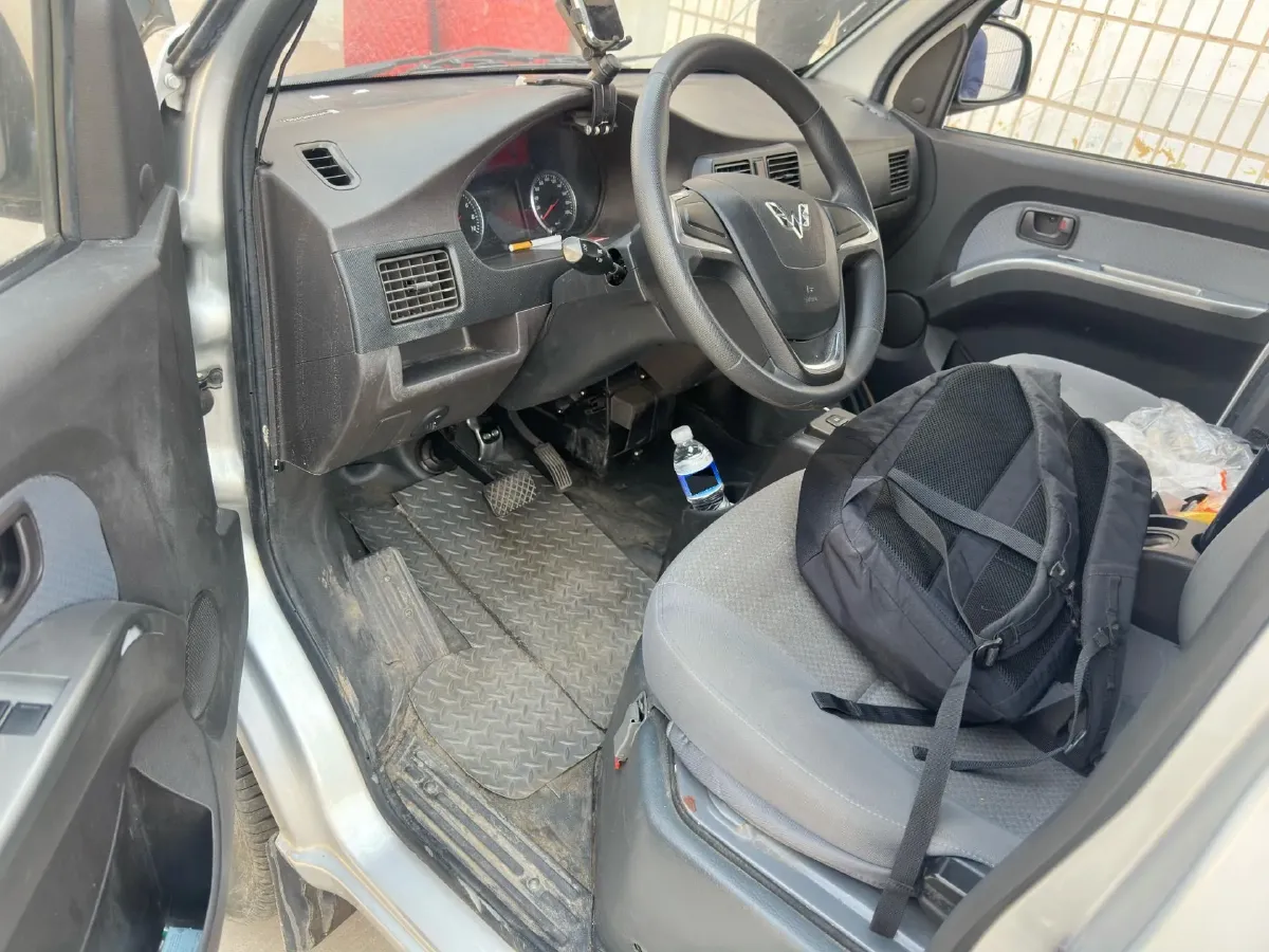 2023 WuLing RongGuang EV BEV 31.9KWH,autocango,china used car exporter,china ev exporter,chinese used car exporter,chinese used ev exporter