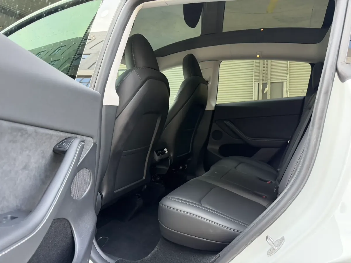 2022 Tesla Model Y BEV 60KWH,autocango,china used car exporter,china ev exporter,chinese used car exporter,chinese used ev exporter