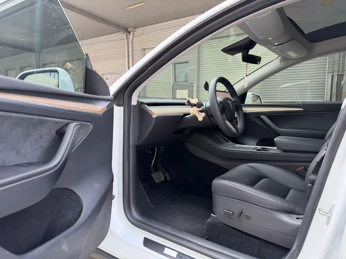 2022 Tesla Model Y BEV 60KWH,autocango,china used car exporter,china ev exporter,chinese used car exporter,chinese used ev exporter