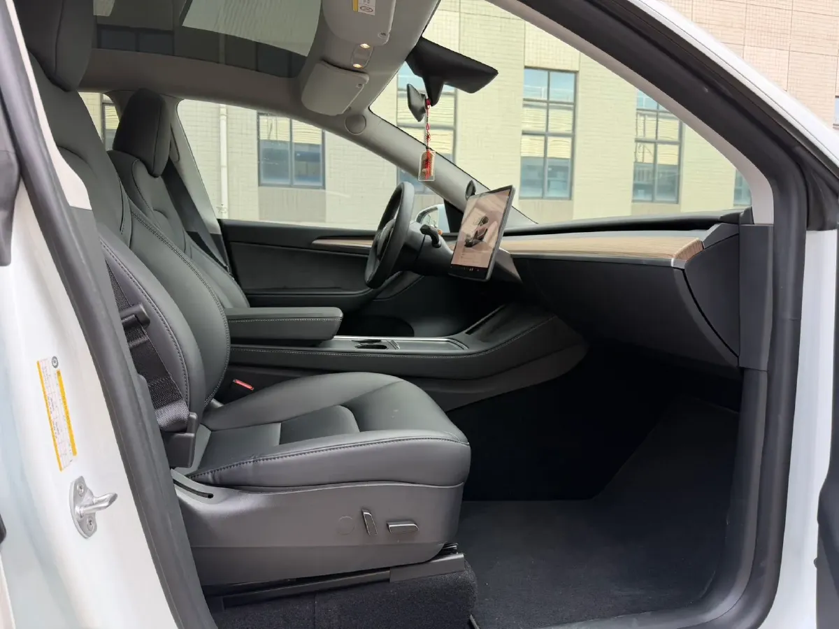 2022 Tesla Model Y BEV 60KWH,autocango,china used car exporter,china ev exporter,chinese used car exporter,chinese used ev exporter