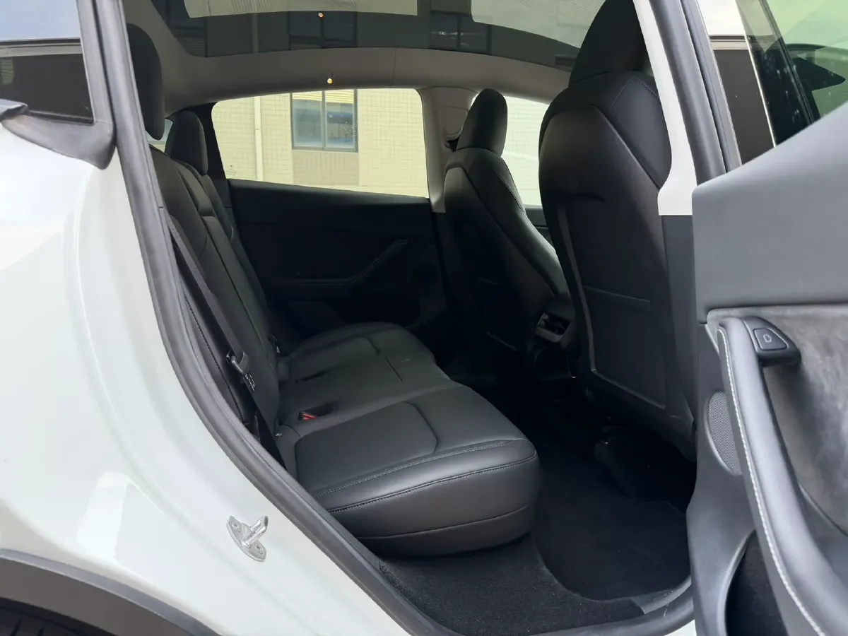 2022 Tesla Model Y BEV 60KWH,autocango,china used car exporter,china ev exporter,chinese used car exporter,chinese used ev exporter