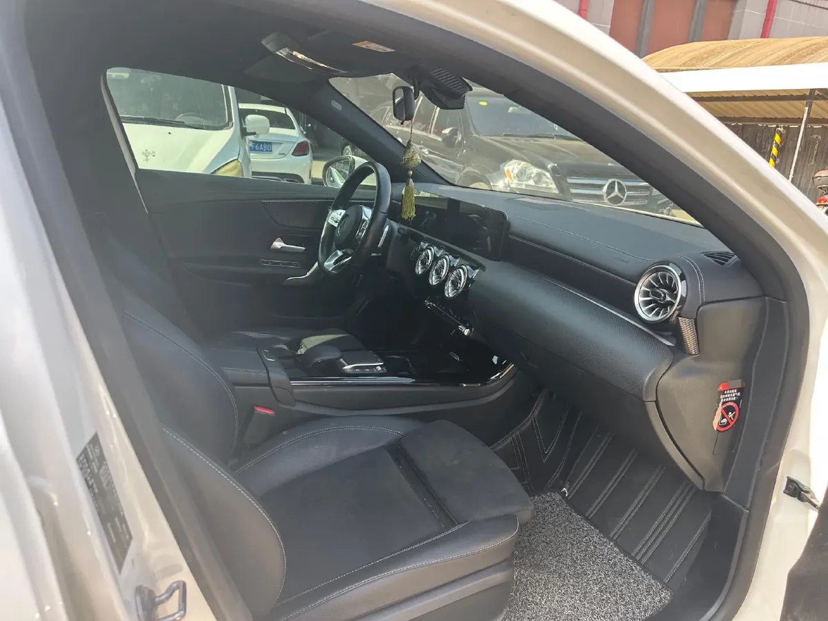 2022 Mercedes-Benz A Class 1.3T 163HP L4 7DCT,autocango,china used car exporter,china ev exporter,chinese used car exporter,chinese used ev exporter