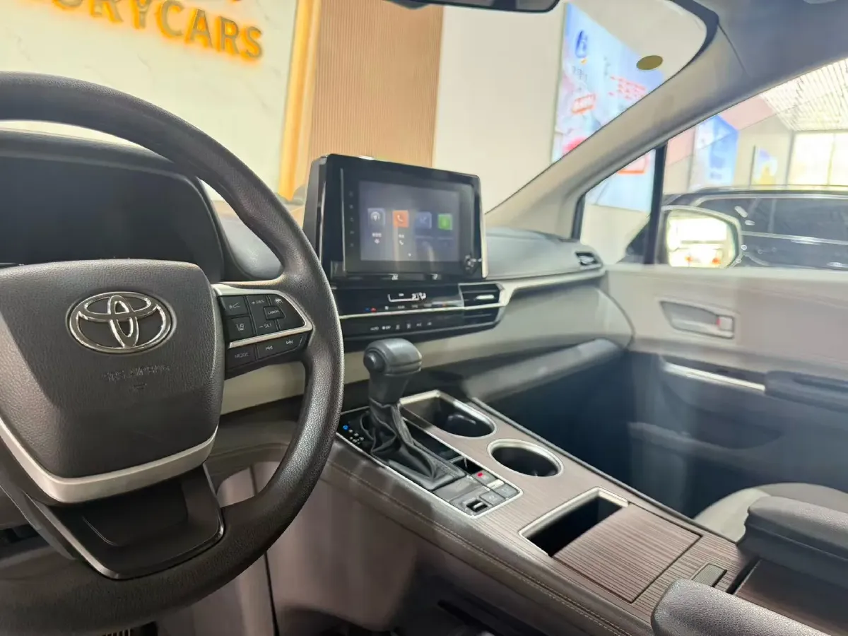 2023 Toyota Sienna 2.5L 189HP L4 E-CVT Hybrid,autocango,china used car exporter,china ev exporter,chinese used car exporter,chinese used ev exporter