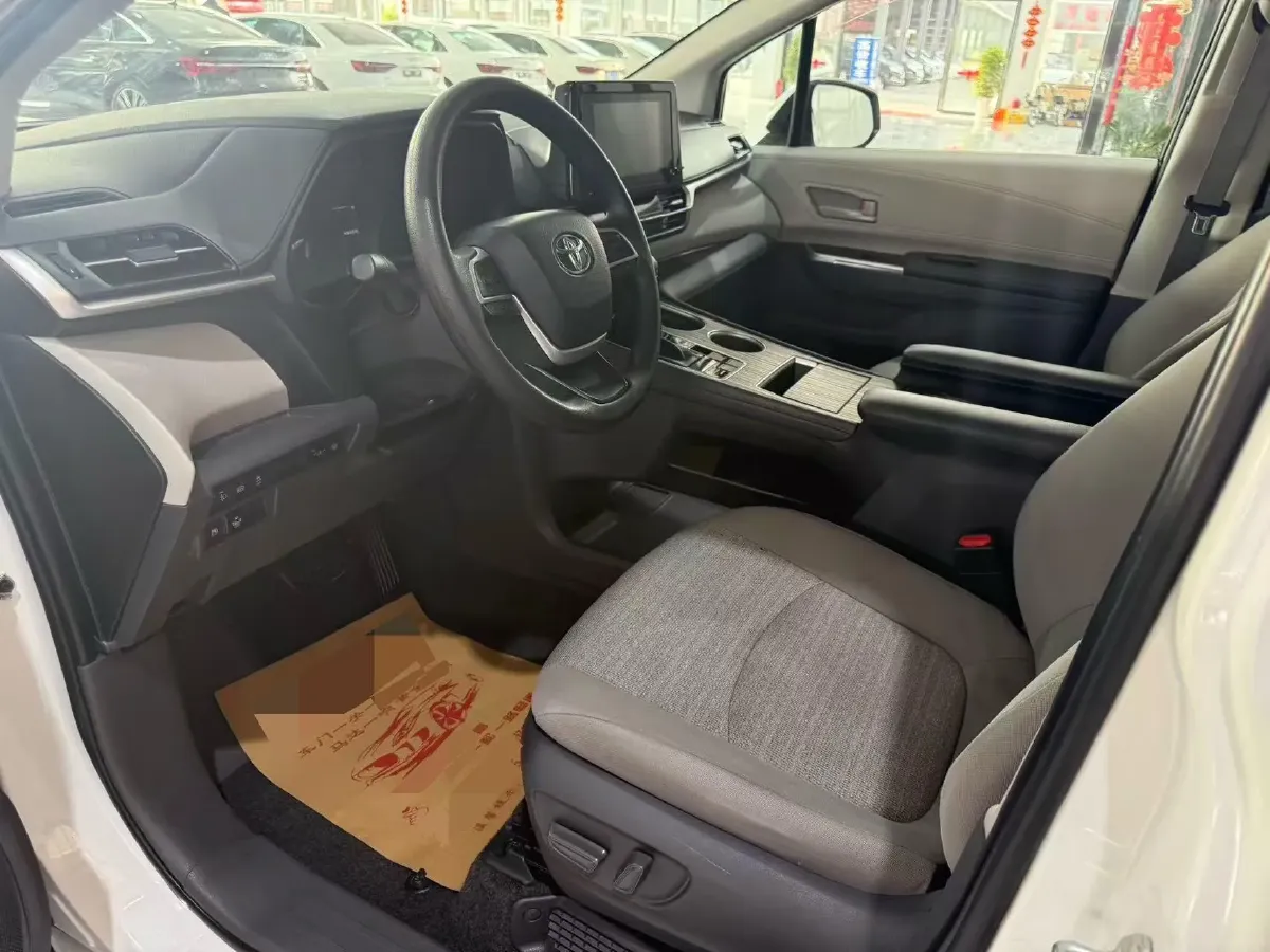 2023 Toyota Sienna 2.5L 189HP L4 E-CVT Hybrid,autocango,china used car exporter,china ev exporter,chinese used car exporter,chinese used ev exporter