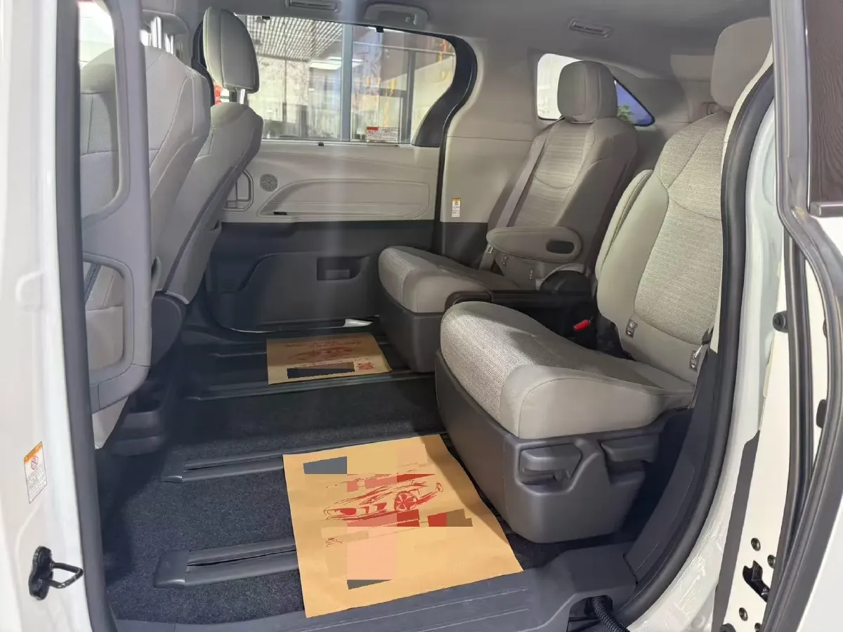 2023 Toyota Sienna 2.5L 189HP L4 E-CVT Hybrid,autocango,china used car exporter,china ev exporter,chinese used car exporter,chinese used ev exporter