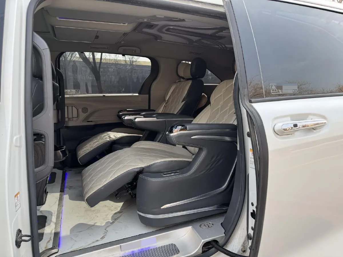 2023 Toyota Sienna 2.5L 189HP L4 E-CVT Hybrid,autocango,china used car exporter,china ev exporter,chinese used car exporter,chinese used ev exporter