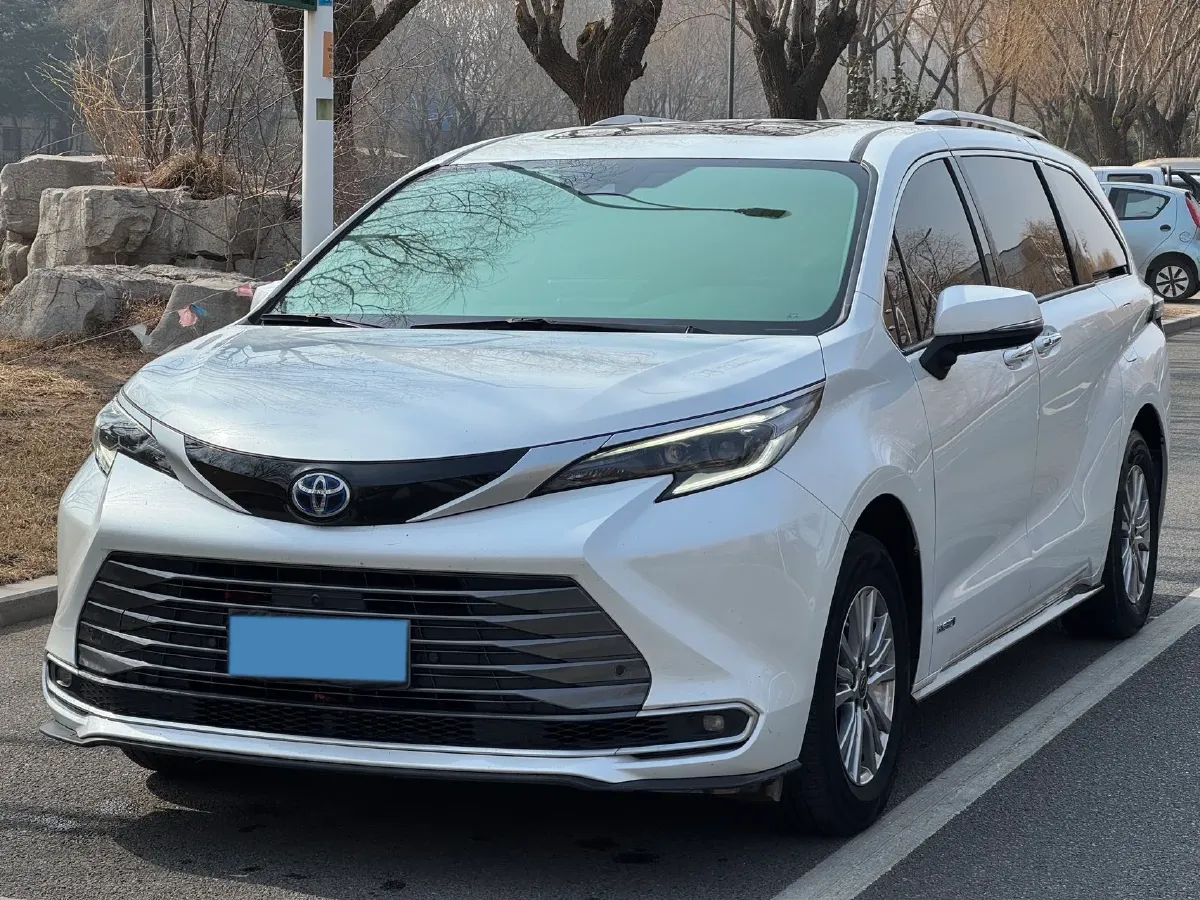 2023 Toyota Sienna 2.5L 189HP L4 E-CVT Hybrid,autocango,china used car exporter,china ev exporter,chinese used car exporter,chinese used ev exporter