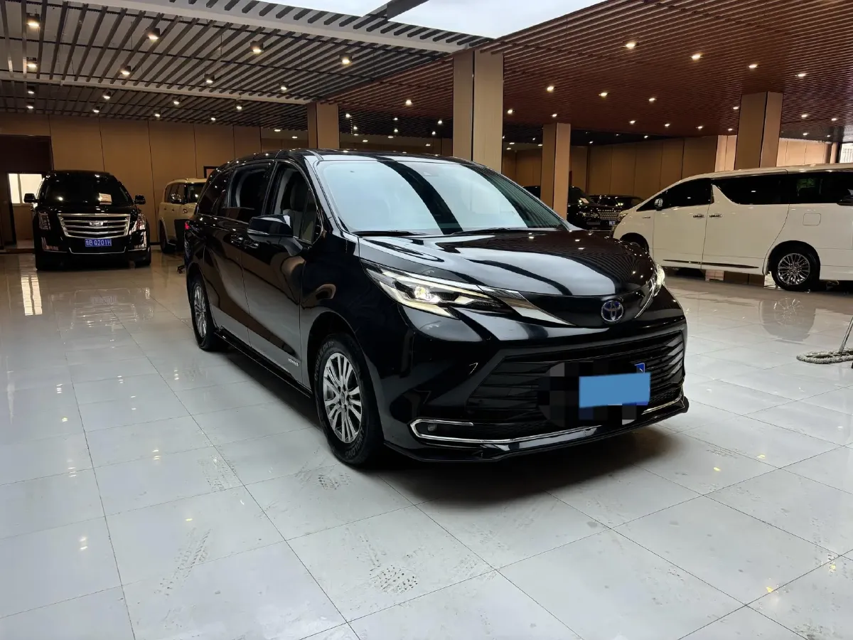 2023 Toyota Sienna 2.5L 189HP L4 E-CVT Hybrid,autocango,china used car exporter,china ev exporter,chinese used car exporter,chinese used ev exporter