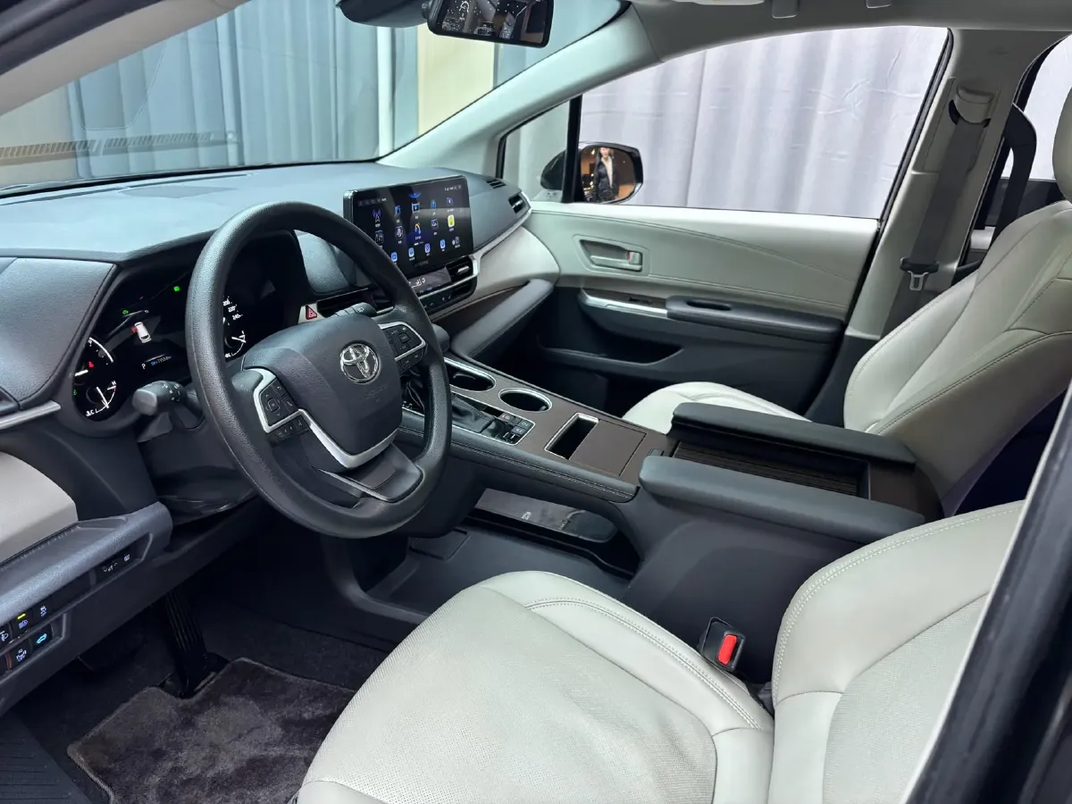 2023 Toyota Sienna 2.5L 189HP L4 E-CVT Hybrid,autocango,china used car exporter,china ev exporter,chinese used car exporter,chinese used ev exporter