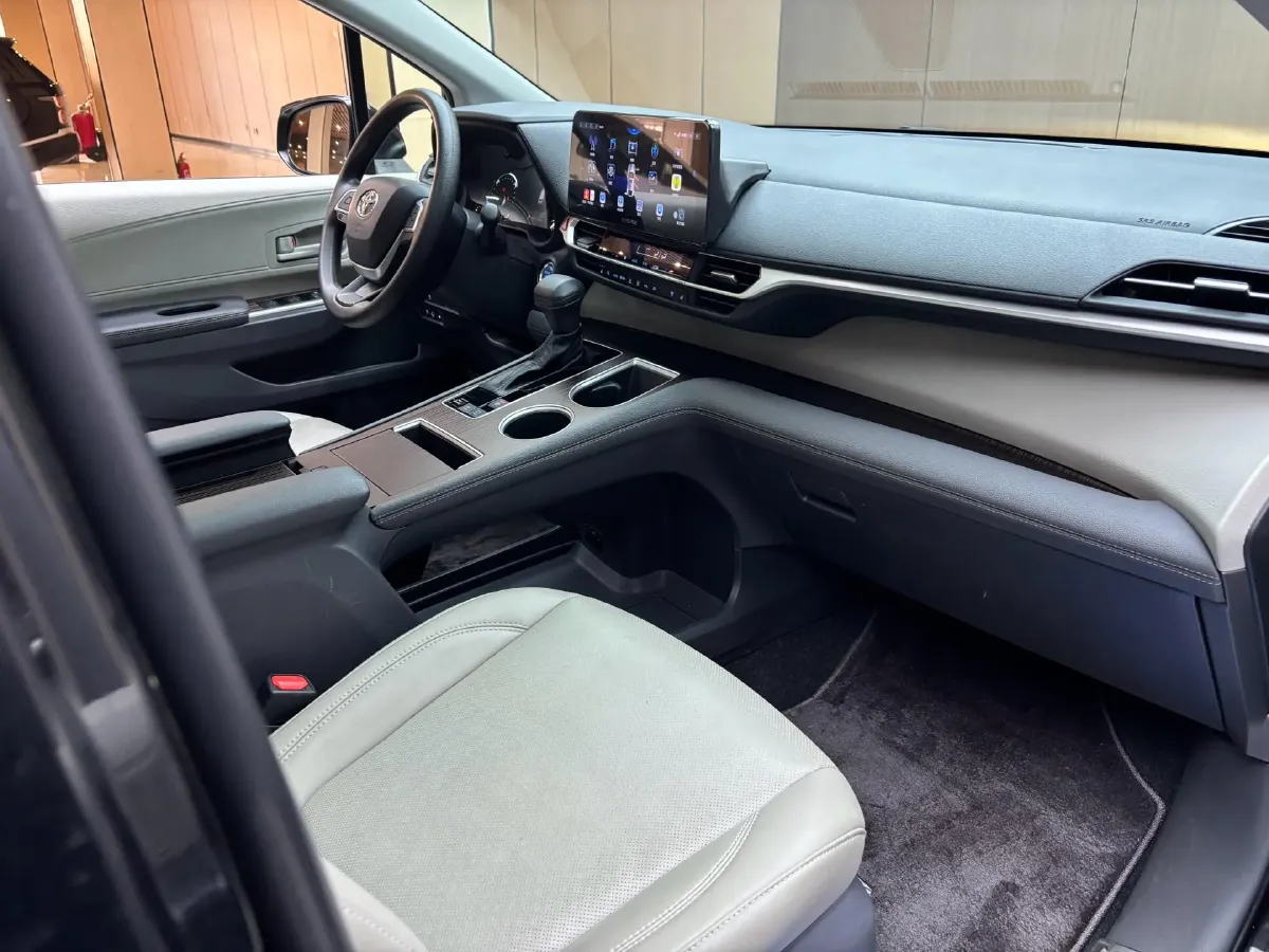 2023 Toyota Sienna 2.5L 189HP L4 E-CVT Hybrid,autocango,china used car exporter,china ev exporter,chinese used car exporter,chinese used ev exporter