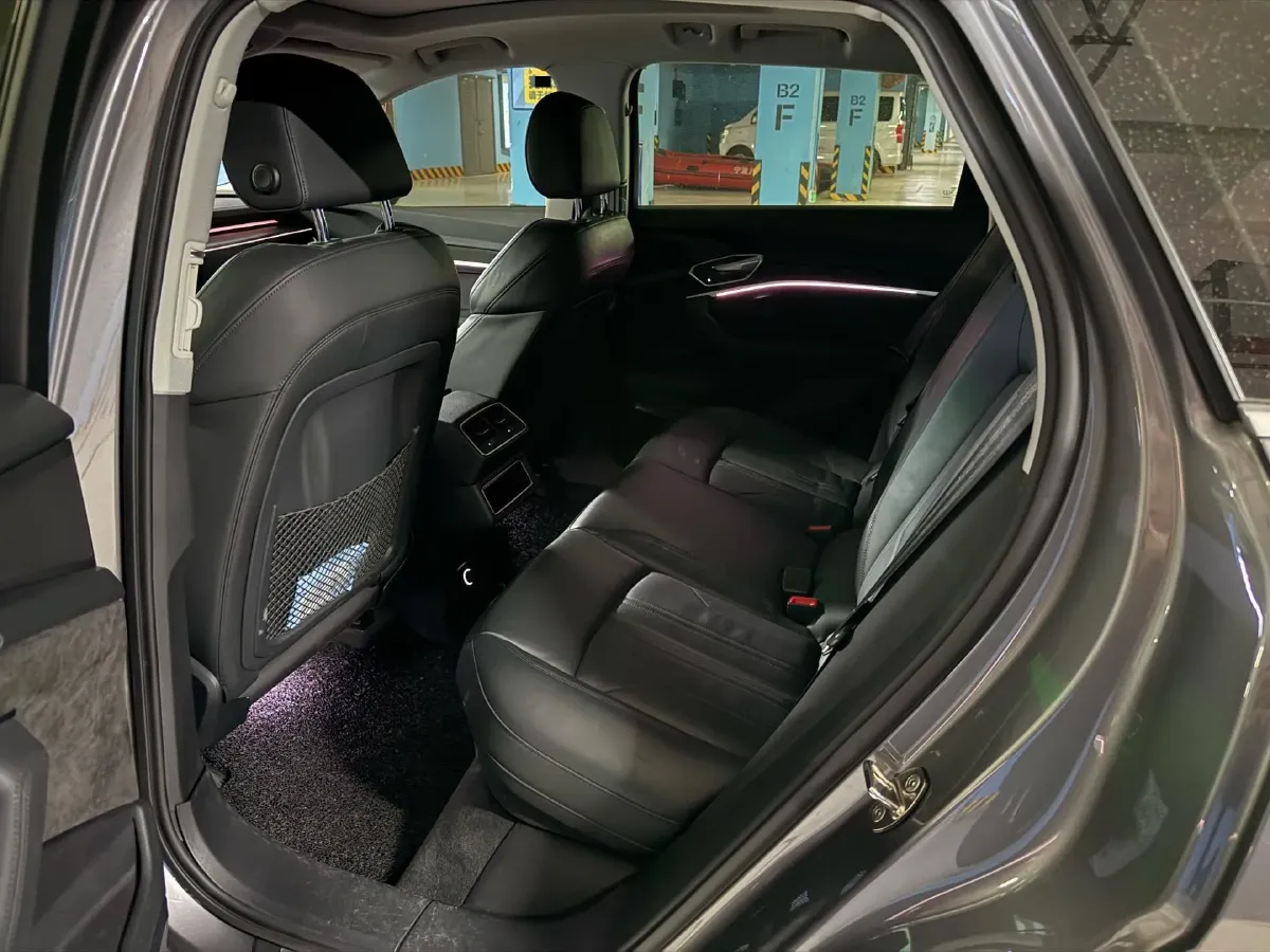 2019 Audi e-tron 2AT BEV 95KWH,autocango,china used car exporter,china ev exporter,chinese used car exporter,chinese used ev exporter